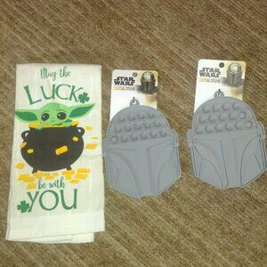 Star Wars Baby Yoda Tea Towel & Mandalorian Push Pop Trivets